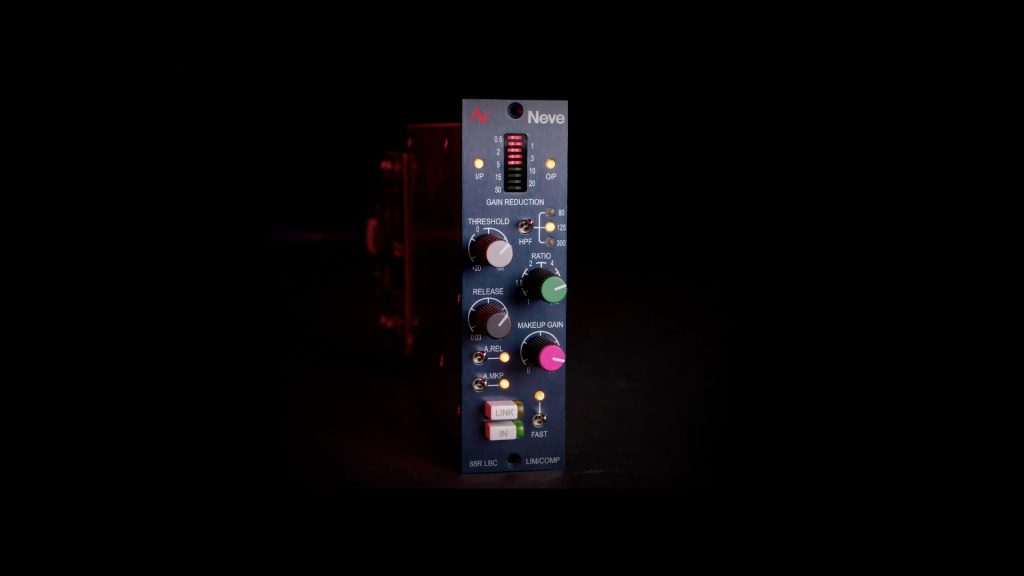 AMS Neve 88R LBC - vue de trois quarts gauche