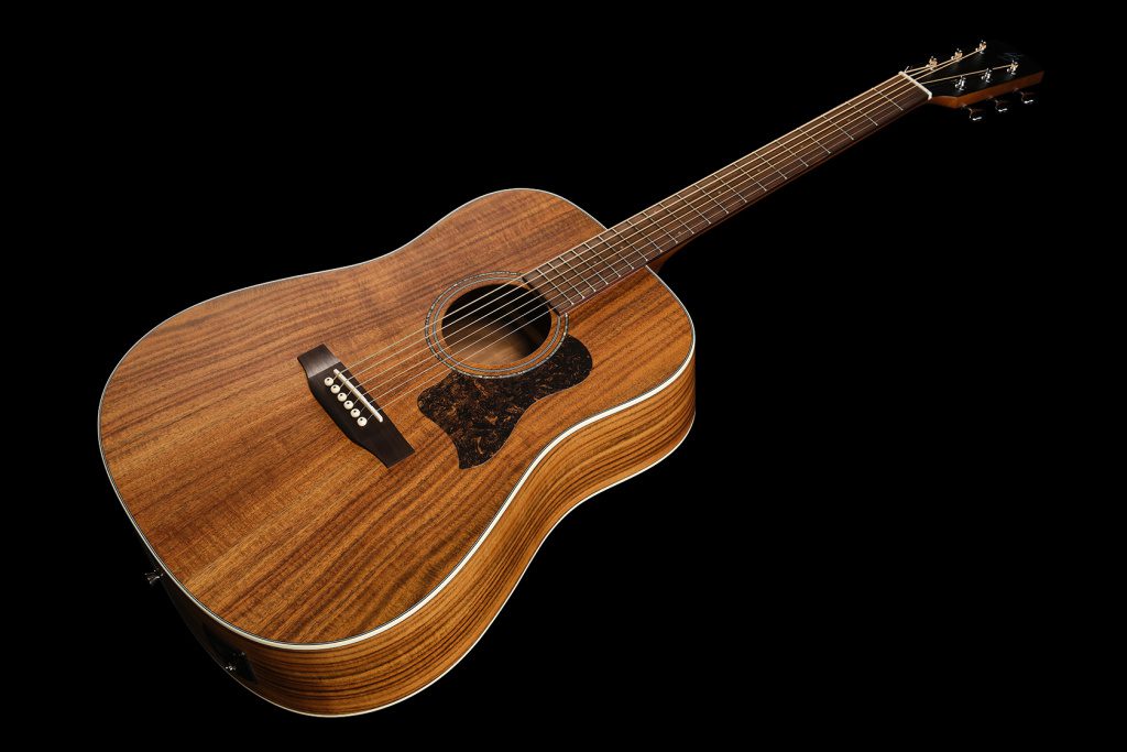 Harley Benton CLD-65E ASA NT - vue de trois quarts