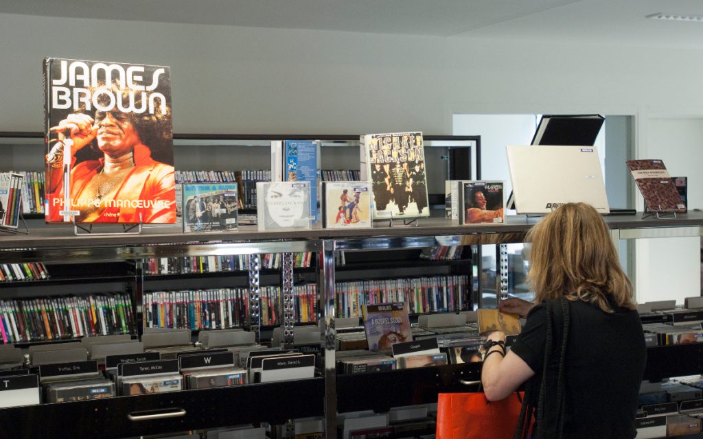 De disques de musique dans un magasin