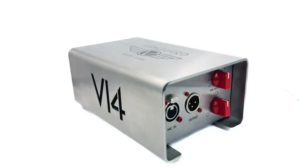 Vanguard Audio Labs V14 - bloc d'alimentation vue de trois quarts