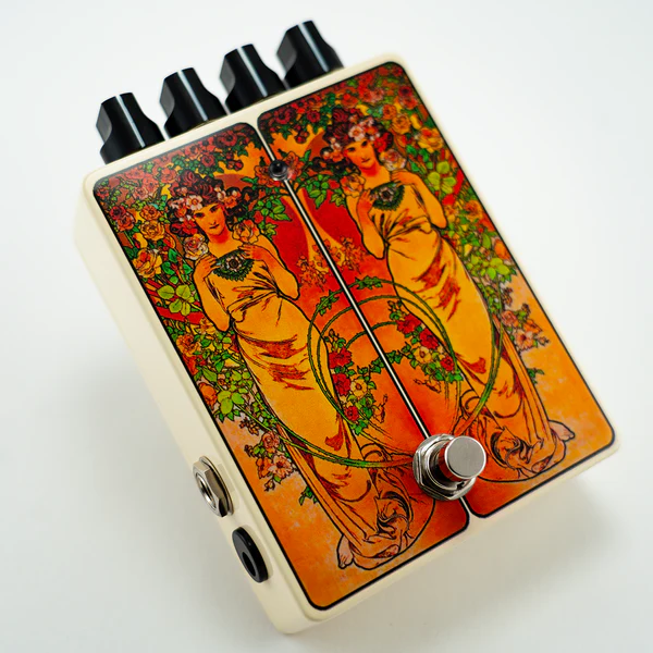 Red Witch Pedals Galvinium - vue de trois quarts