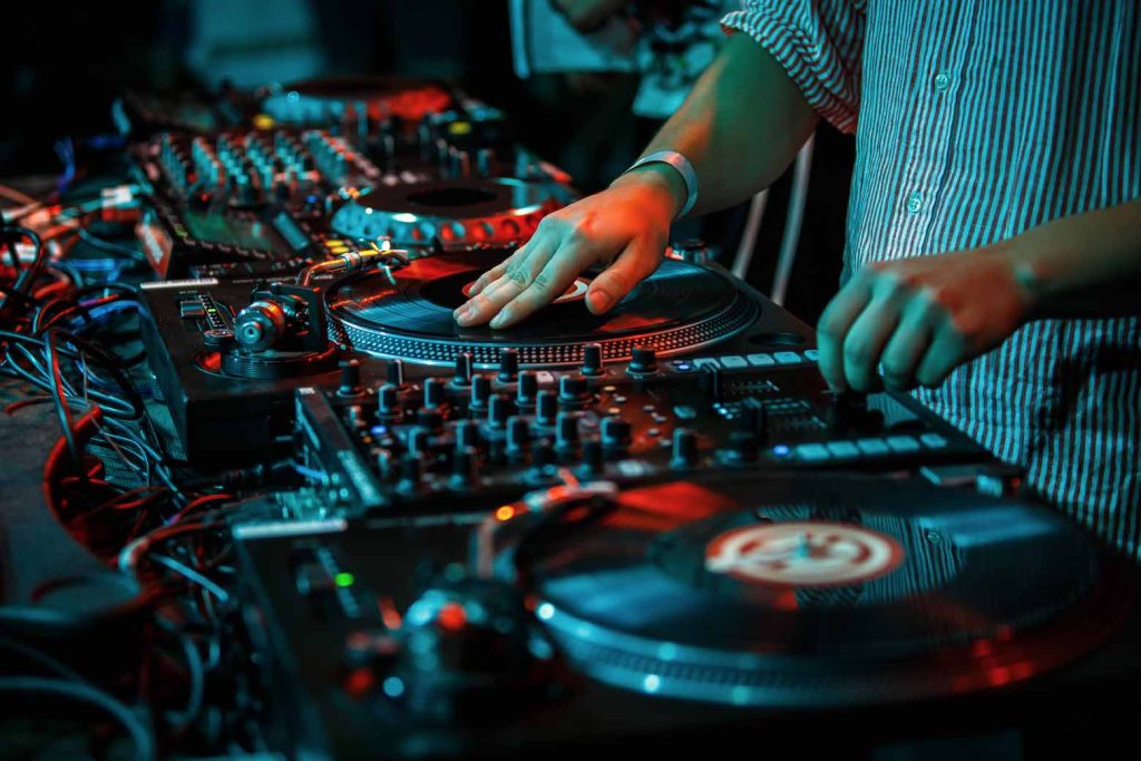 Techniques de DJing : enchaînements et transitions - Partie 1 / Fade in, fade out