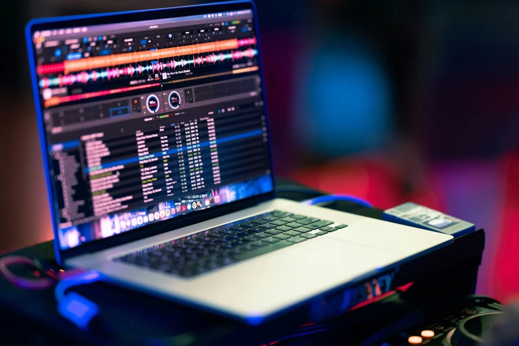 Techniques de DJing : sélection et organisation des morceaux - Analyse et points Cue
