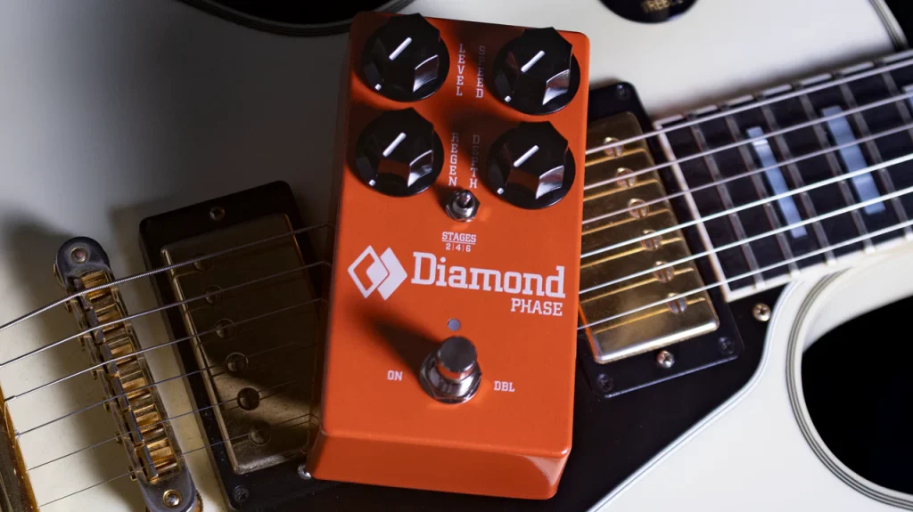 Diamond Pedals Phase - lifestyle
