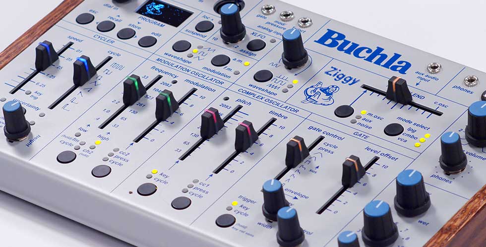 Buchla Ziggy - vue de trois quarts