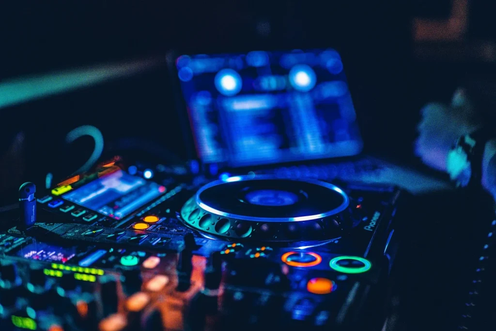 Techniques de DJing : enchaînements et transitions - Partie 2 / Les effets temporels