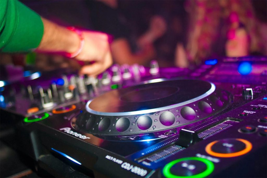 Techniques de DJing : enchaînements et transitions - Partie 3 / Motor Stop
