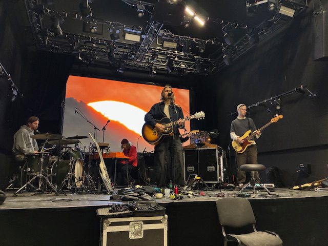 Backstage : Dajak à l’Olympia / Introduction