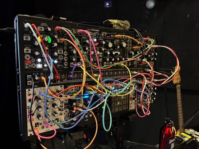 Backstage : Dajak à l’Olympia / Le système modulaire