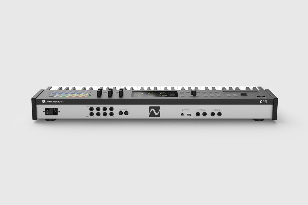 Superbooth Nonlinear Labs C25 - vue arrière