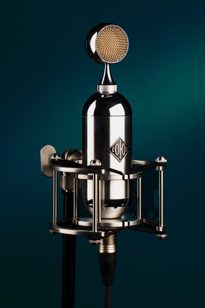 Soyuz Microphones Silver 17 - vue de trois quarts 1
