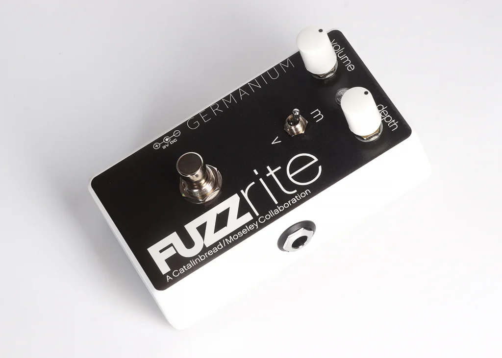 Catalinbread Moseley Fuzzrite "Wrong Enclosure" - vue de 3/4