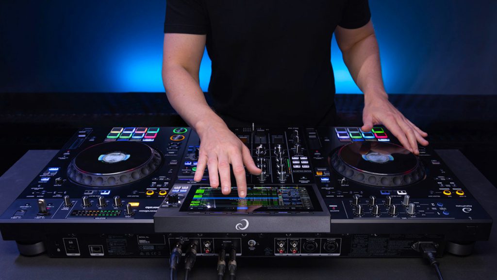 Techniques de DJing : les platines au service de la production musicale / Mettre le DJing au service de la production