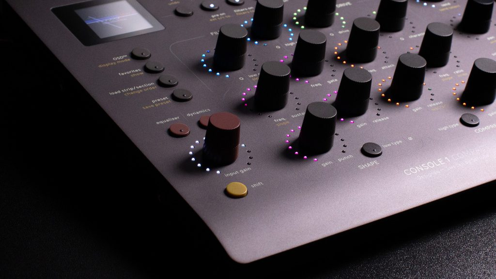Softube Console 1 Compact - lifestyle