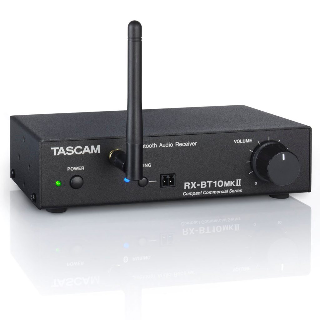 Tascam RX-BT10MKII - vue de 3/4