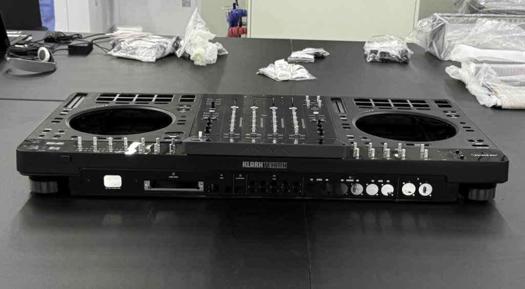 Behringer Anima / Connexions