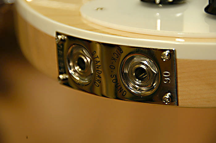 Basses de légende : Rickenbacker 4001 / Double sortie Ric-O-Sound - bis